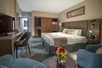 Hotel Holiday International - balcony