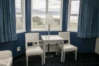 Anchor Beach Inn