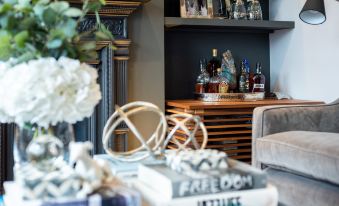 Luxurious Wandsworth Home Close to Putney Heath by Underthedoormat