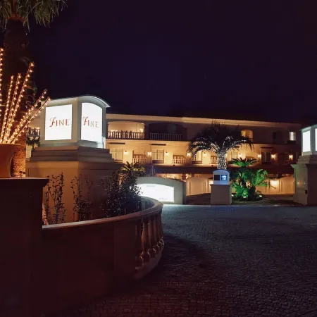 Hotel Fine Garden Nara Horai Отели рядом с достопримечательностью «Тосёдай-дзи»