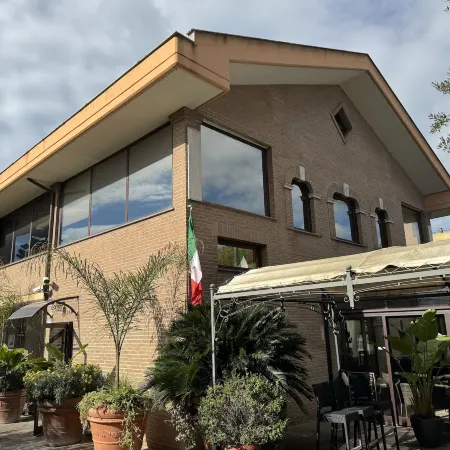 Euro House Inn Airport