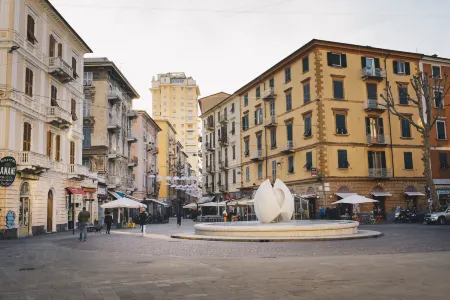 Affittacamere del Golfo e Delle 5 Terre Отели рядом с достопримечательностью «Кастелло Сан-Джорджо в Ла-Специи»