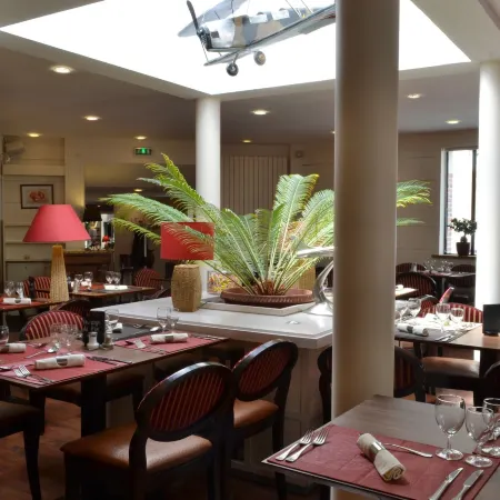 Logis Hôtel Restaurant le Monarque