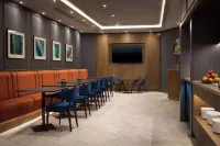Hilton Cardiff - bar
