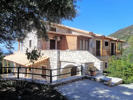 Menina Farm Kalamata Countryside