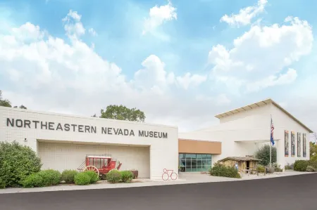 Super 8 by Wyndham Elko Отели рядом с Аэропорт Элко