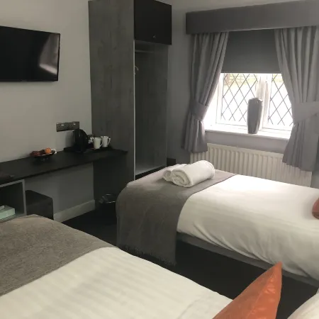 Bowes Incline Hotel