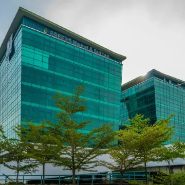 Greens Hotel & Suites