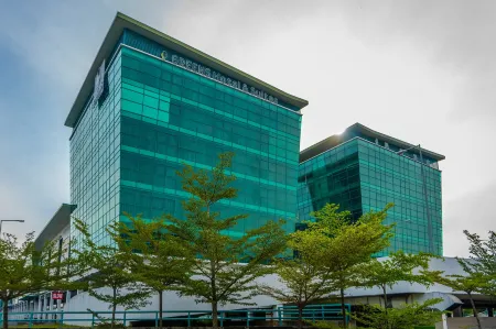 Greens Hotel & Suites Отели в г. Bintulu Division