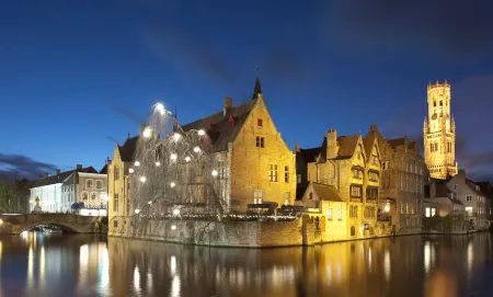 Hotel Bourgoensch Hof Отели рядом с достопримечательностью «Памятник Симону Стевину»