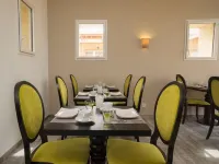 Chateau la France Hotels in Asques