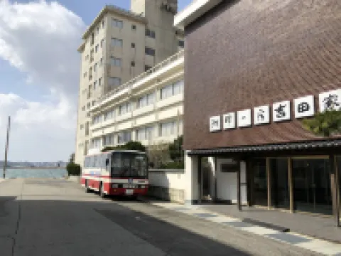 湖畔の宿 吉田家 佐渡島のホテル