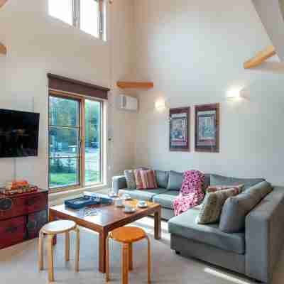 Gondola Chalet by H2 Life Rooms