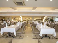 Falcon Hotel Hotels near برج الساعة