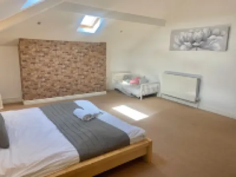 Beach House - Penthouse 3 Bed Apartment