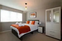 Modern Oxford 2 Bedroom Apartments, Families & Contractor Accommodation, Weekly & Monthly Stays Hotels in 