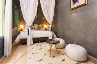 Riad Azrur Hoteles cerca de Museo de Marrakech