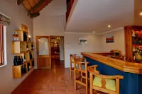 Montusi Mountain Lodge - bar
