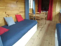 Roulotte à la Ferme de l'Isle Hotels in Villeny