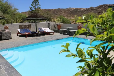 Daisy Country Lodge Отели в г. Спрингбок