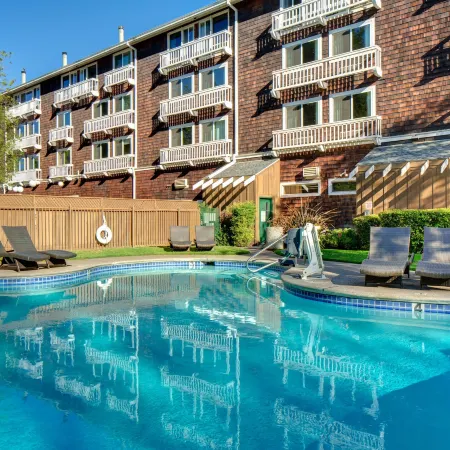 Lake Natoma Inn