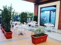 Turin Airport Hotel & Residence Hotel a 