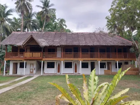 Loboc Nipa Hut Village Отели в г. Dimiao
