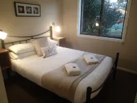 Dungowan Holiday Accommodation Hotels in Woollamia