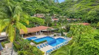 Bahia Pez Vela Resort - Pools