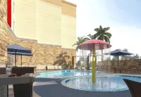 SpringHill Suites Fayetteville Fort Liberty - Rooftop Pools