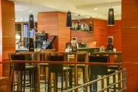 โรงแรมมาสเตอร์ - ที่มีบาร์