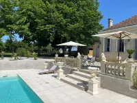 Le Domaine de Canesse Hotels in Saint-Savin