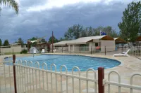 Sun Country Lifestyle Park - Pools