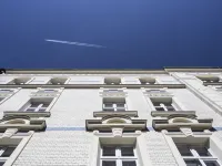 Zulian Aparthotel by Artery Hotels Hotel berhampiran Muzium Farmasi