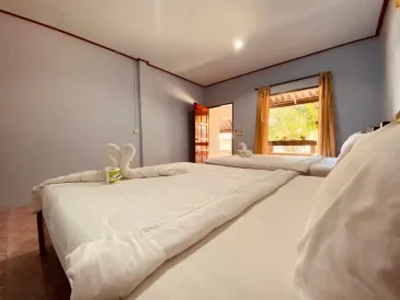 Phupha Bungalow Haad Rin