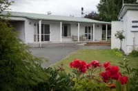 Mountain Chalets Motel Hotels in Twizel