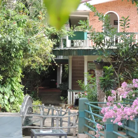 Rainforest Lodge, Deniyaya Singheraja