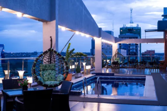 Howard Johnson Ciudad del Este โรงแรมใน