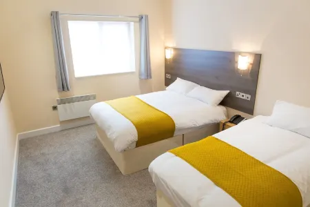 Halfway Hotel Отели в г. Ибсток