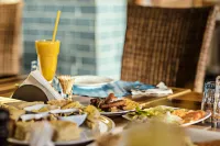Sierra Palms Resort - breakfast