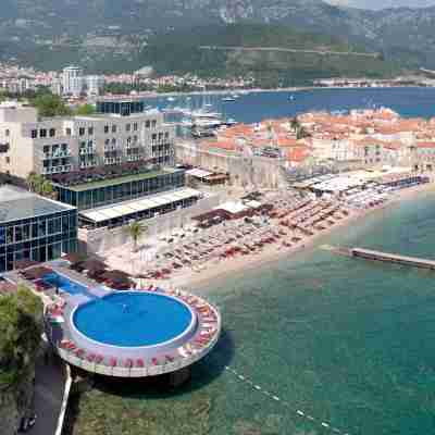 Avala Resort & Villas Hotel Exterior