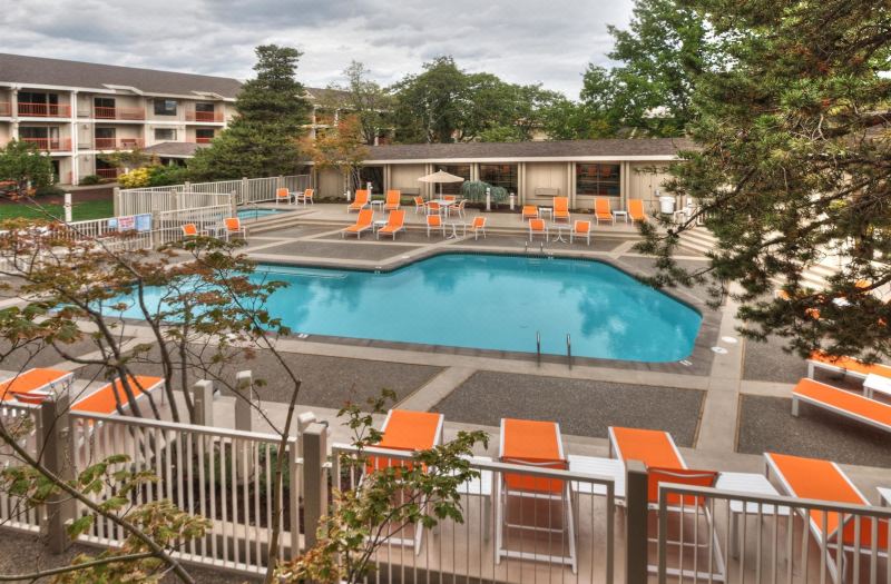 Ashland Hills Hotel & Suites photo 4
