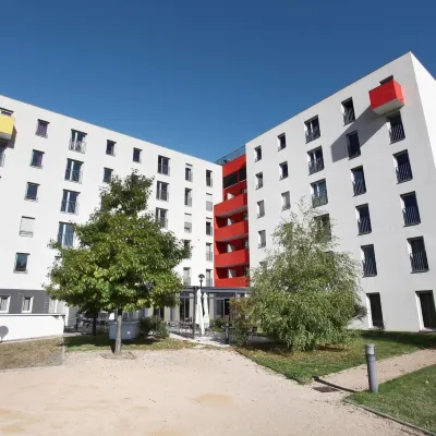 Appart'hôtel Odalys City - Bioparc Lyon Est Hotels near 8th arr.