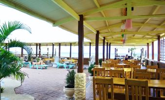 GingGing Hotel and Resort