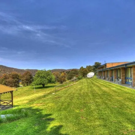 Lake Jindabyne Hotel