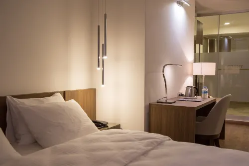 TN & CO Hotel