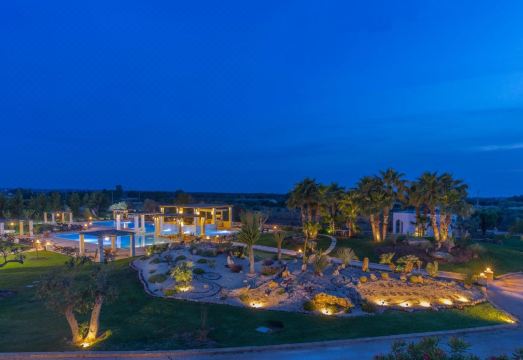 2. 보르고 로소 테..