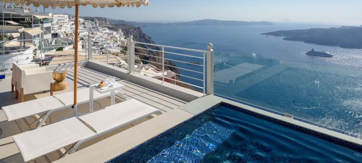 Nefeles Luxury Suites Hotel a Santorini