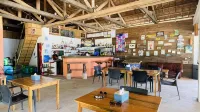 Footprints Beach Resort - bar