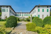 Luxury Apartments in Villa Cardinal Ciceri by Rent All Como